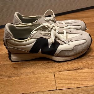 New Balance 327